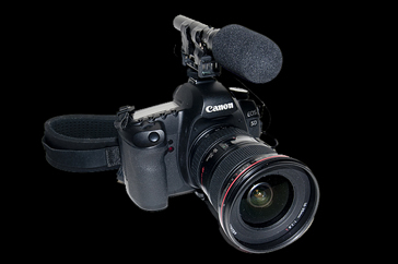 Canon D5 Mark II with microphone for recording video by Robert Berdan &copy;