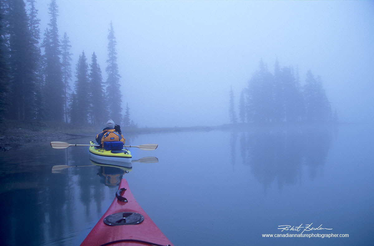 Kayaking to Spirit Island on Maligne Lake in Jasper National Park Robert Berdan ©