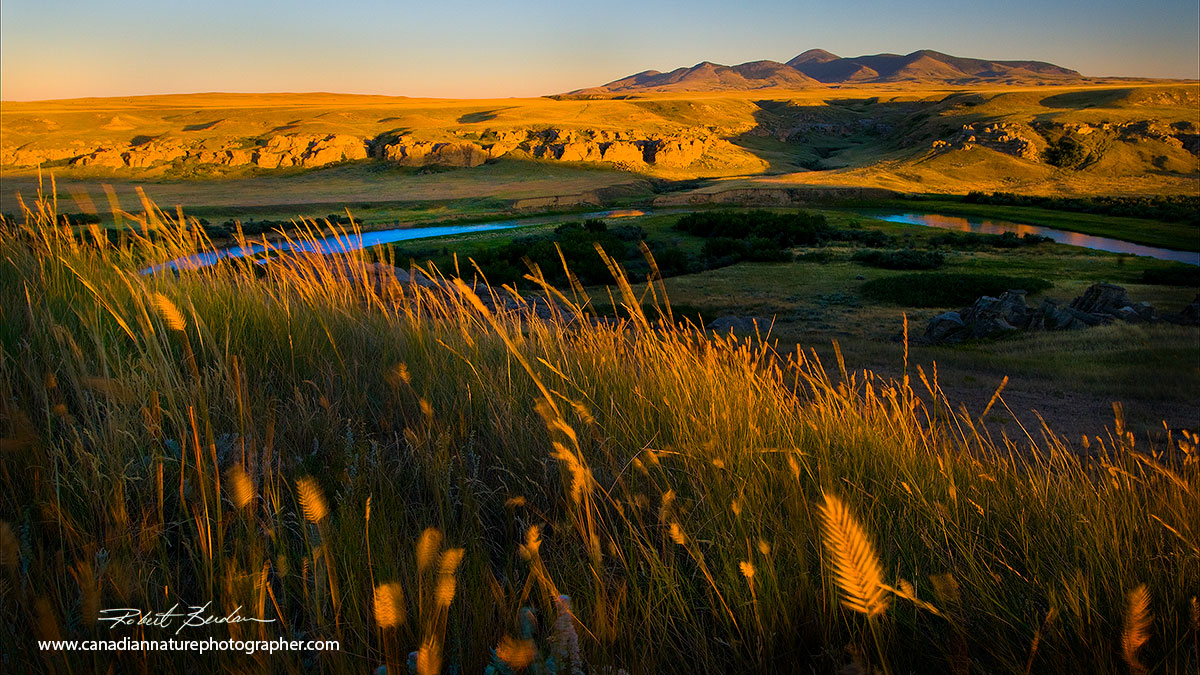 Writing-on-stone milk river valley with the Sweet grass hills visible in Montana Robert Berdan ©