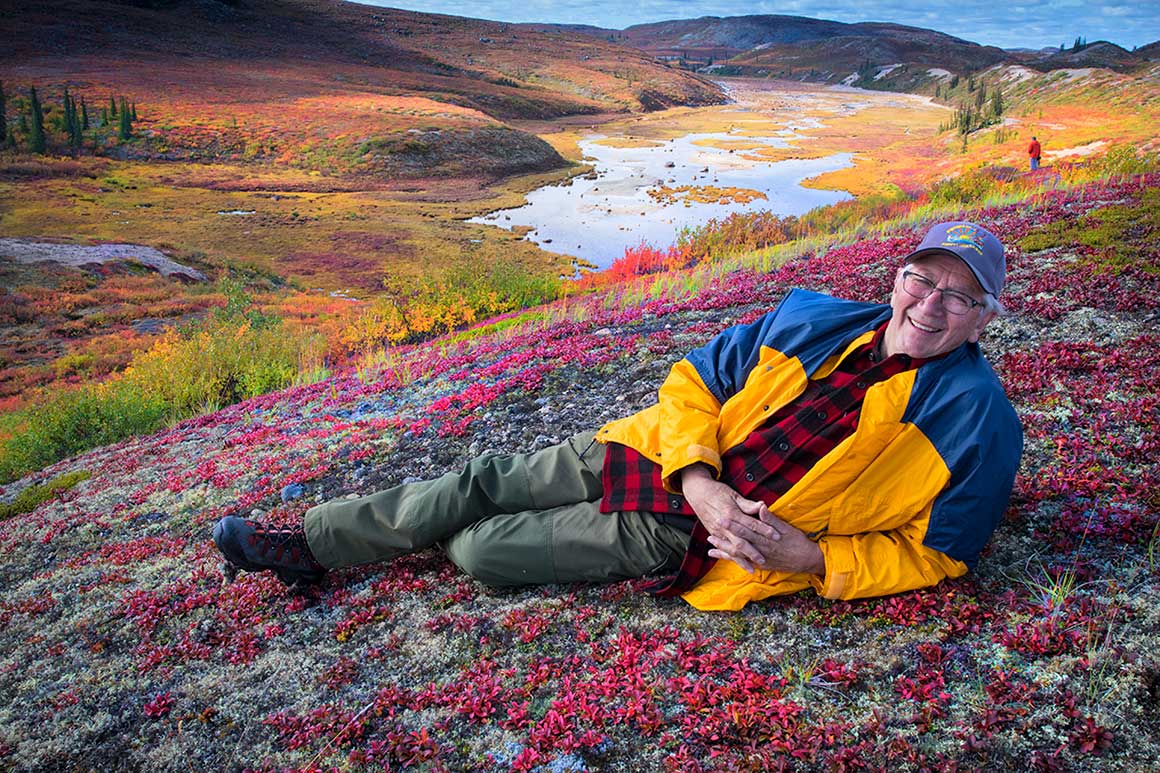 Hälle Flygare resting on an Esker near Point Lake, Northwest Territories. Photo by R. Berdan