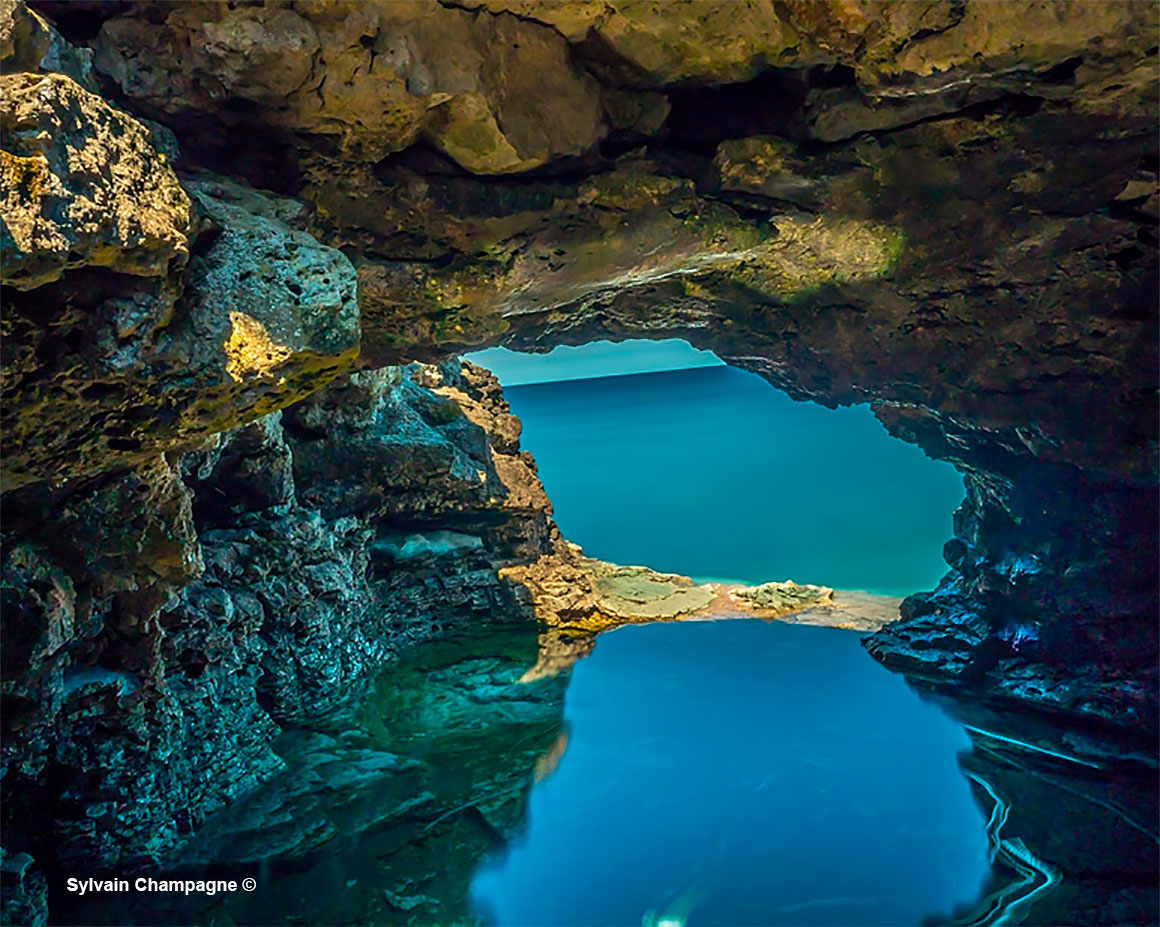 The Grotto Bruce Peninsula National Park by Sylvain Champagne  ©