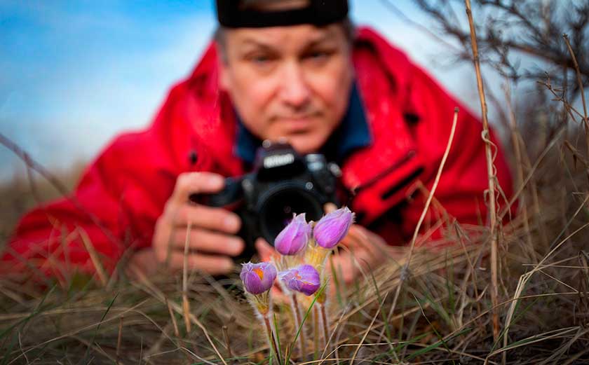 Robert Berdan photographing wild flowers photo by Donna Berdan ©