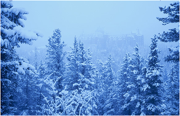 Banff Springs Hotel in winter by Robert Berdan ©