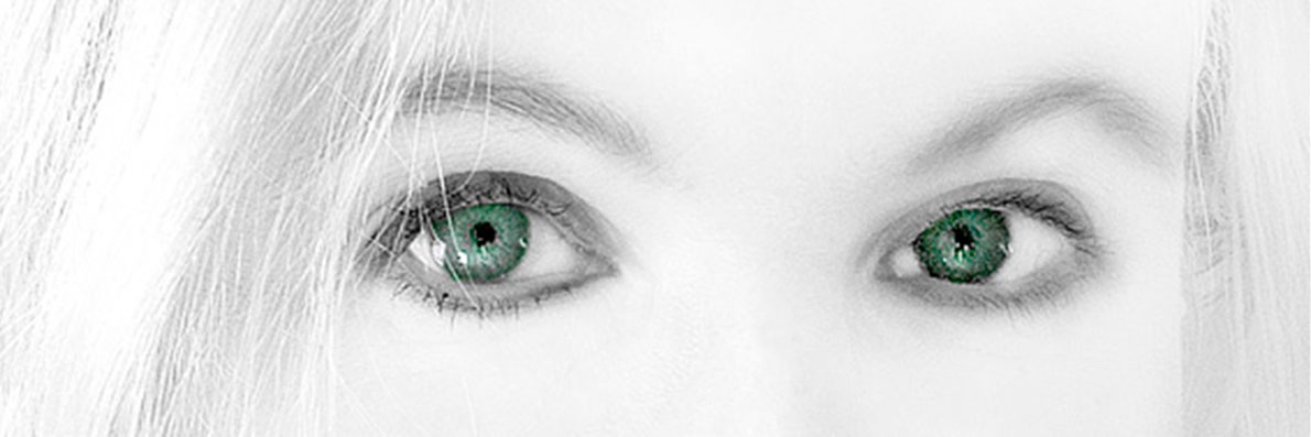 womens green eyes by Robert Berdan ©