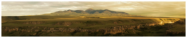 Sweet Grass hills in Montana by G. Ehnes-Lilly ©