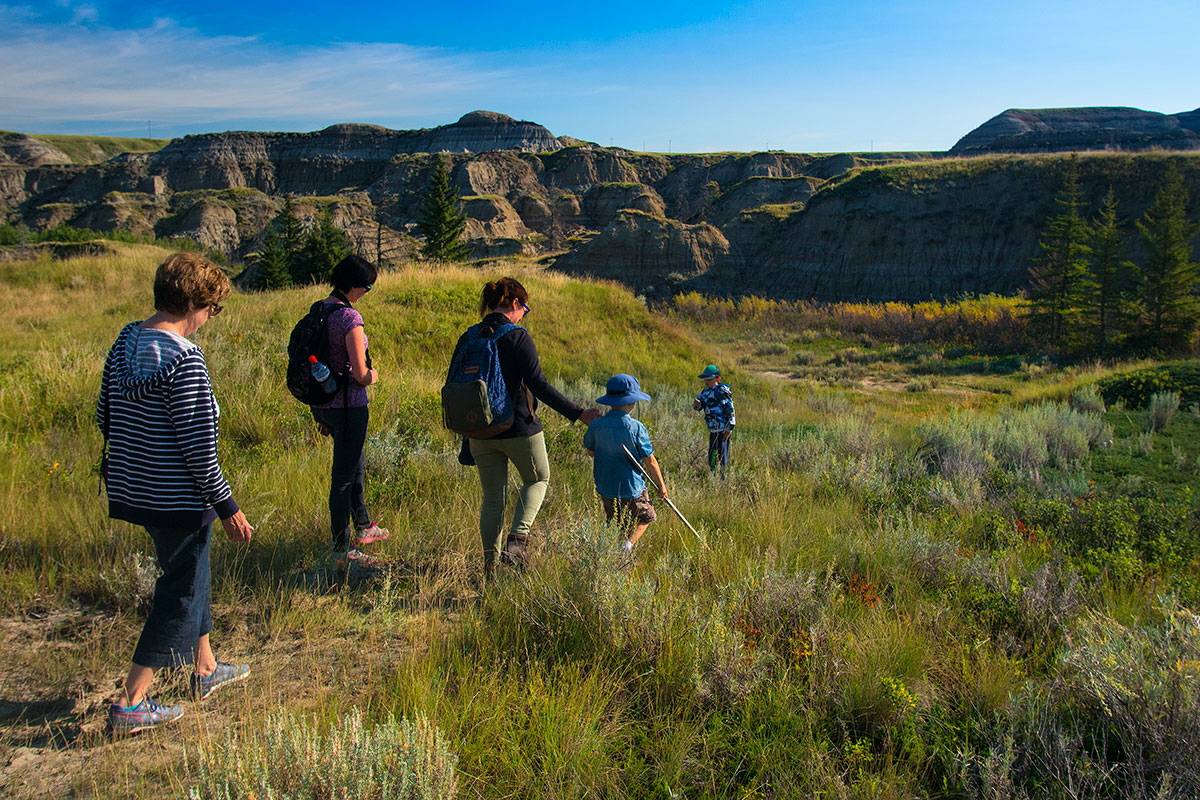 Hiking in horseshoe canyon by Robert Berdan ©