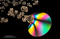 Vitamin C crystals by polarized light microscopy by Robert Berdan ©