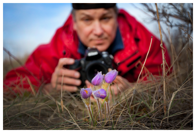 Robert Berdan taking pictures of Flowers 
